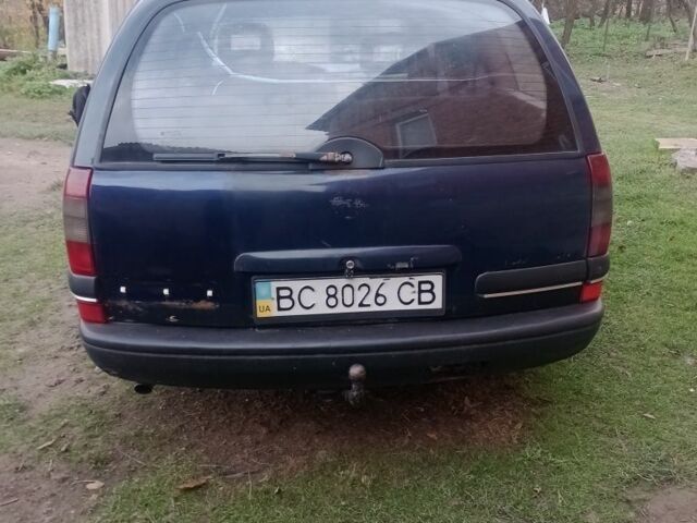 Синий Опель Омега, объемом двигателя 2 л и пробегом 430 тыс. км за 1500 $, фото 2 на Automoto.ua