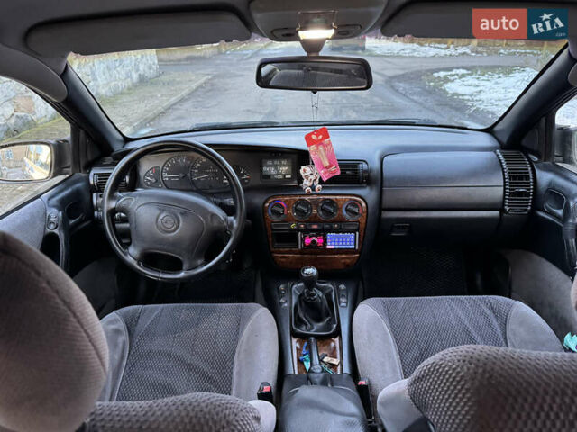 Синий Опель Омега, объемом двигателя 2 л и пробегом 335 тыс. км за 1599 $, фото 34 на Automoto.ua