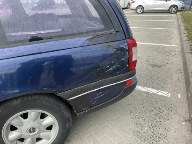 Синій Опель Омега, об'ємом двигуна 2 л та пробігом 438 тис. км за 1250 $, фото 5 на Automoto.ua