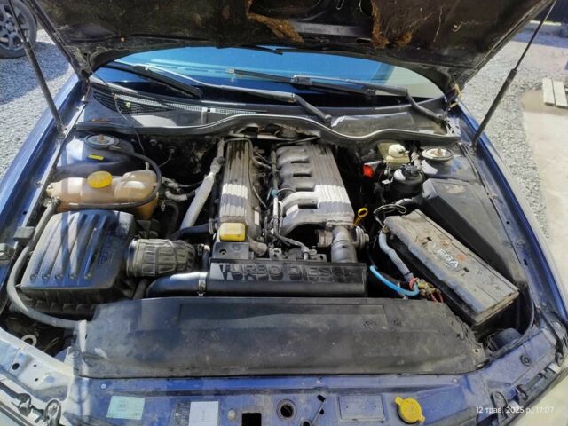 Синій Опель Омега, об'ємом двигуна 2.5 л та пробігом 200 тис. км за 1999 $, фото 3 на Automoto.ua