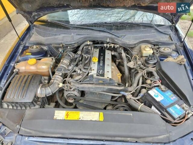 Синий Опель Омега, объемом двигателя 0 л и пробегом 284 тыс. км за 2700 $, фото 13 на Automoto.ua