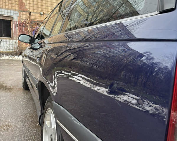 Синий Опель Омега, объемом двигателя 2 л и пробегом 300 тыс. км за 2850 $, фото 9 на Automoto.ua