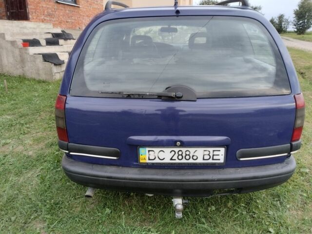 Синій Опель Омега, об'ємом двигуна 2 л та пробігом 306 тис. км за 1950 $, фото 7 на Automoto.ua