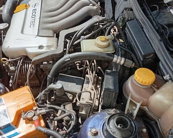 Синій Опель Омега, об'ємом двигуна 1.6 л та пробігом 345 тис. км за 1454 $, фото 19 на Automoto.ua