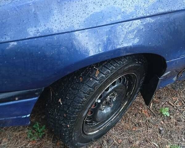 Синій Опель Омега, об'ємом двигуна 1.6 л та пробігом 345 тис. км за 1454 $, фото 6 на Automoto.ua