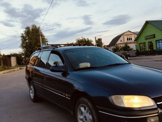 Синий Опель Омега, объемом двигателя 2 л и пробегом 268 тыс. км за 2500 $, фото 1 на Automoto.ua
