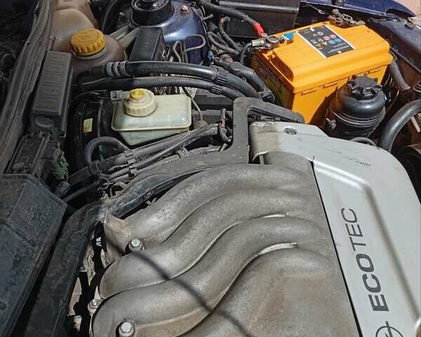 Синій Опель Омега, об'ємом двигуна 1.6 л та пробігом 345 тис. км за 1454 $, фото 15 на Automoto.ua