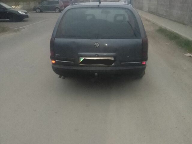 Синий Опель Омега, объемом двигателя 2.5 л и пробегом 200 тыс. км за 450 $, фото 3 на Automoto.ua