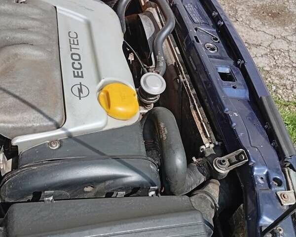 Синій Опель Омега, об'ємом двигуна 1.6 л та пробігом 345 тис. км за 1454 $, фото 1 на Automoto.ua