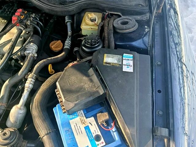 Синий Опель Омега, объемом двигателя 2.5 л и пробегом 400 тыс. км за 2500 $, фото 12 на Automoto.ua