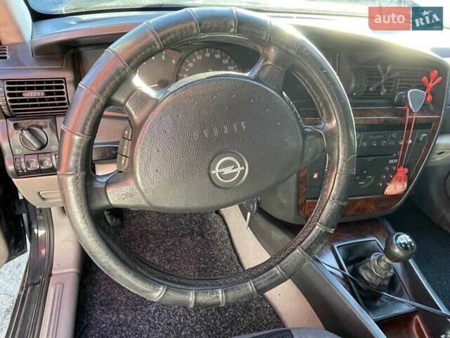 Опель Омега 2000 в Шполе на Automoto.ua Синий Опель Омега, объемом двигателя 2 л и пробегом 327 тыс. км за 4000 $, фото 7 на Automoto.ua