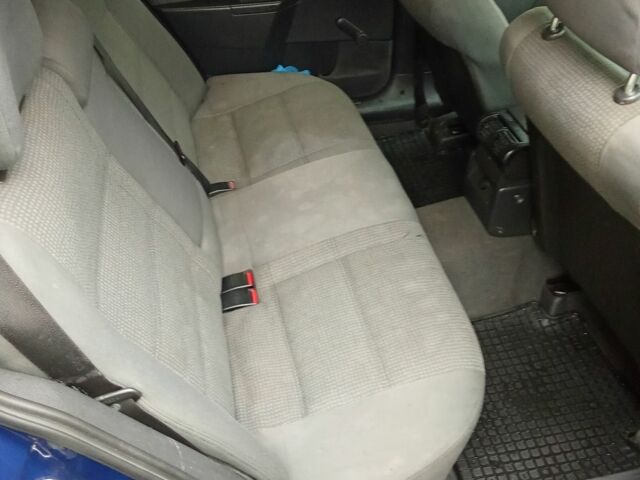 Синій Опель Омега, об'ємом двигуна 2.2 л та пробігом 360 тис. км за 2300 $, фото 10 на Automoto.ua