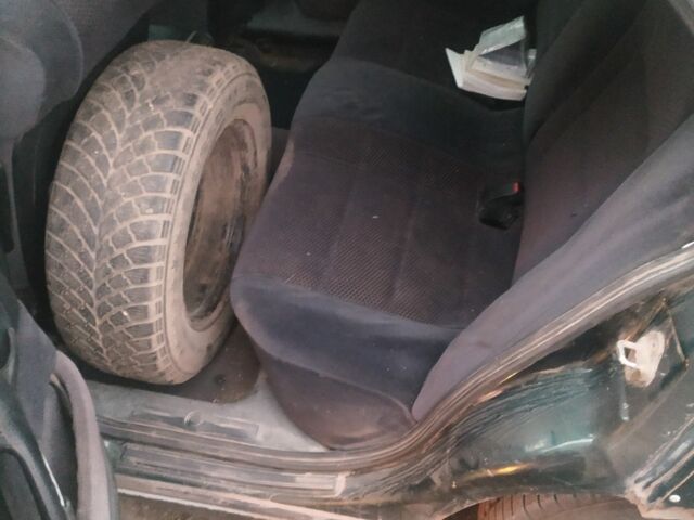 Зеленый Опель Омега, объемом двигателя 2.5 л и пробегом 100 тыс. км за 1100 $, фото 5 на Automoto.ua