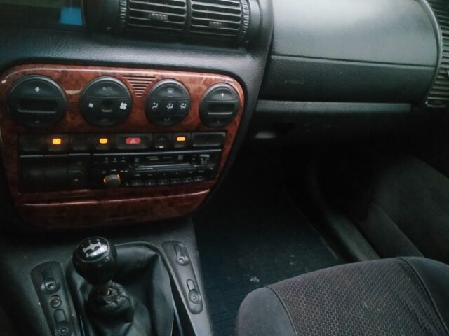 Зеленый Опель Омега, объемом двигателя 2.5 л и пробегом 100 тыс. км за 1100 $, фото 4 на Automoto.ua