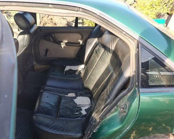 Зелений Опель Омега, об'ємом двигуна 0 л та пробігом 1000 тис. км за 549 $, фото 2 на Automoto.ua