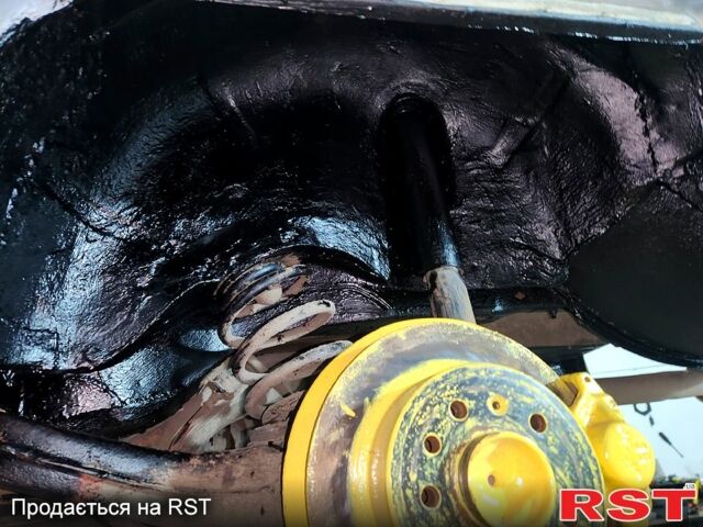 Зелений Опель Омега, об'ємом двигуна 2 л та пробігом 357 тис. км за 1500 $, фото 4 на Automoto.ua