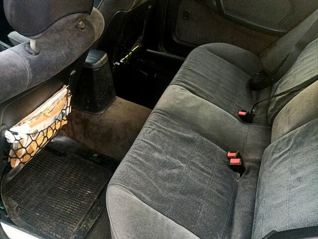 Зеленый Опель Омега, объемом двигателя 2 л и пробегом 263 тыс. км за 1100 $, фото 5 на Automoto.ua