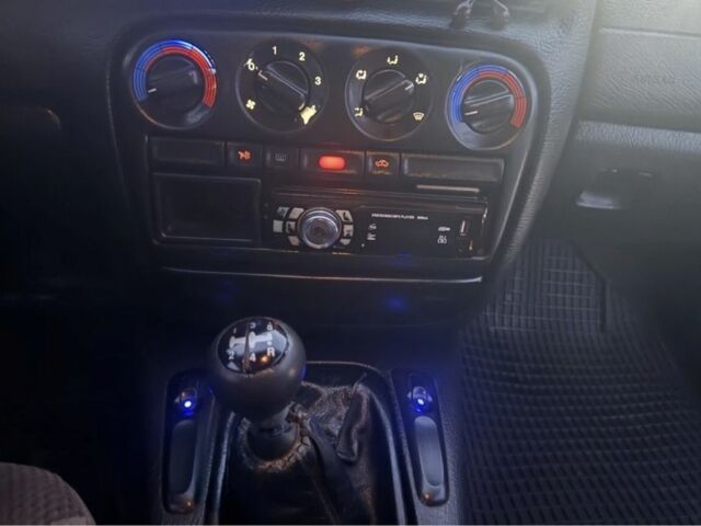 Зеленый Опель Омега, объемом двигателя 2 л и пробегом 372 тыс. км за 1400 $, фото 3 на Automoto.ua