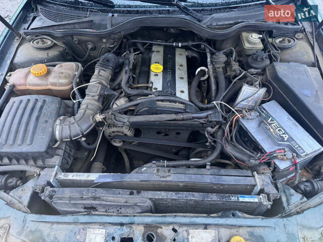 Зелений Опель Омега, об'ємом двигуна 2 л та пробігом 370 тис. км за 1250 $, фото 7 на Automoto.ua