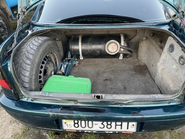 Зелений Опель Омега, об'ємом двигуна 2 л та пробігом 439 тис. км за 1069 $, фото 6 на Automoto.ua