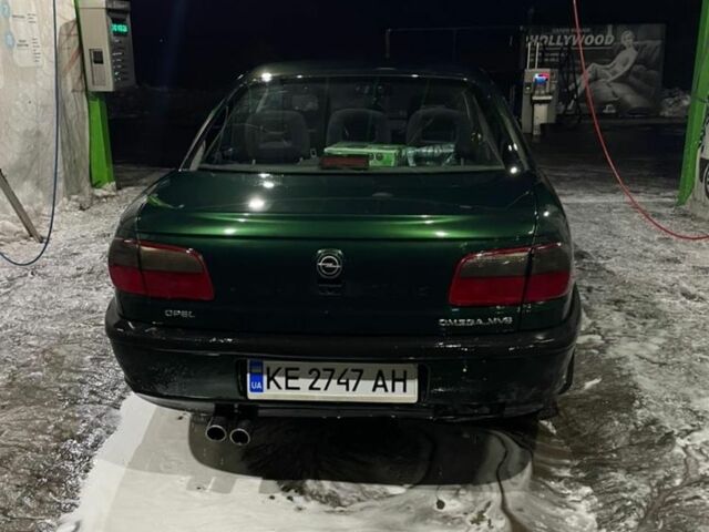 Зелений Опель Омега, об'ємом двигуна 3 л та пробігом 3 тис. км за 1000 $, фото 2 на Automoto.ua