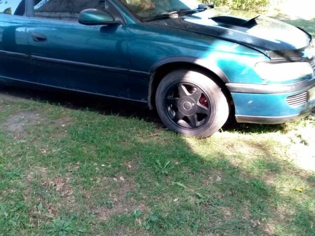 Зеленый Опель Омега, объемом двигателя 2 л и пробегом 2 тыс. км за 2000 $, фото 3 на Automoto.ua