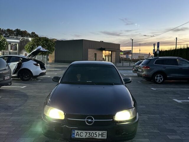 Зеленый Опель Омега, объемом двигателя 2 л и пробегом 250 тыс. км за 1400 $, фото 5 на Automoto.ua