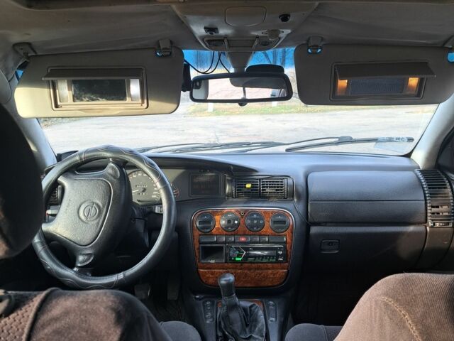 Зеленый Опель Омега, объемом двигателя 2 л и пробегом 280 тыс. км за 1950 $, фото 14 на Automoto.ua