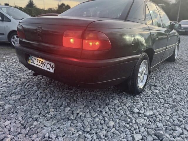 Зеленый Опель Омега, объемом двигателя 2 л и пробегом 372 тыс. км за 1400 $, фото 6 на Automoto.ua