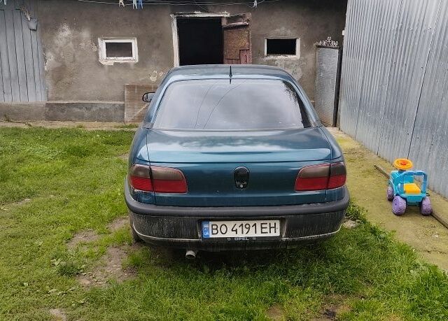Зеленый Опель Омега, объемом двигателя 2 л и пробегом 343 тыс. км за 2500 $, фото 2 на Automoto.ua