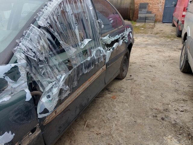 Зелений Опель Омега, об'ємом двигуна 3 л та пробігом 380 тис. км за 1200 $, фото 3 на Automoto.ua