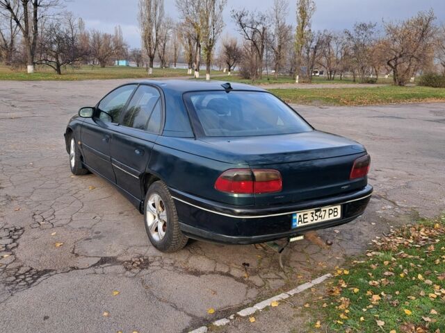 Зеленый Опель Омега, объемом двигателя 2 л и пробегом 280 тыс. км за 1950 $, фото 3 на Automoto.ua