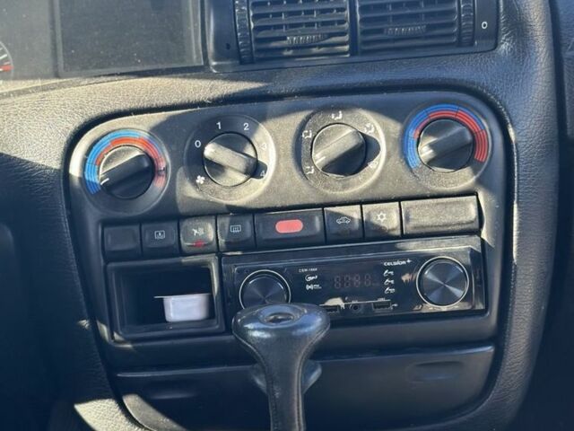 Зеленый Опель Омега, объемом двигателя 2 л и пробегом 200 тыс. км за 850 $, фото 7 на Automoto.ua