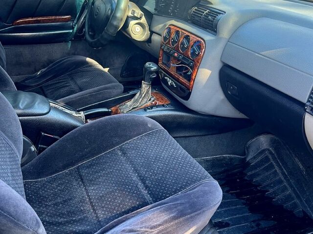 Зелений Опель Омега, об'ємом двигуна 2 л та пробігом 400 тис. км за 1700 $, фото 11 на Automoto.ua