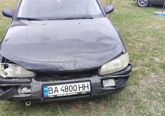 Зеленый Опель Омега, объемом двигателя 2 л и пробегом 300 тыс. км за 1350 $, фото 1 на Automoto.ua