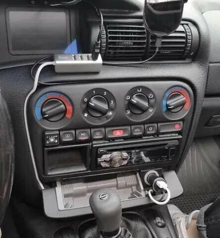 Зеленый Опель Омега, объемом двигателя 2 л и пробегом 268 тыс. км за 2500 $, фото 13 на Automoto.ua