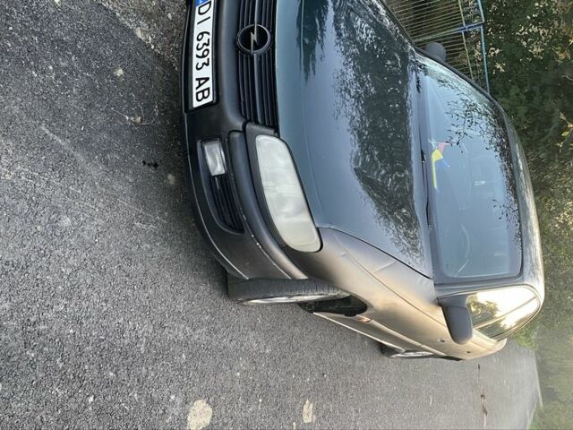 Зеленый Опель Омега, объемом двигателя 2 л и пробегом 3 тыс. км за 1500 $, фото 1 на Automoto.ua