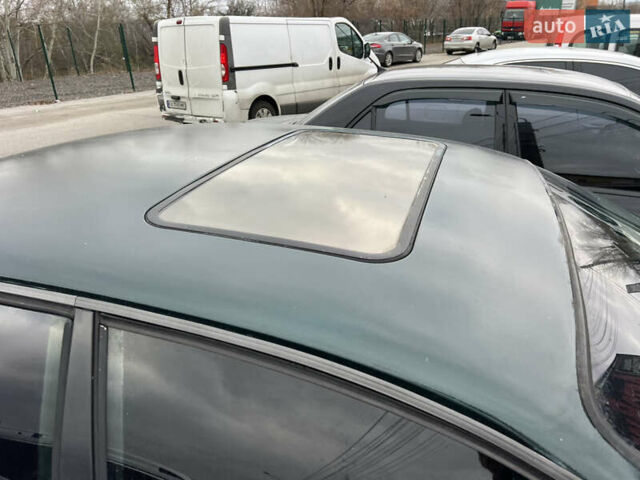 Зеленый Опель Омега, объемом двигателя 2 л и пробегом 350 тыс. км за 1500 $, фото 8 на Automoto.ua