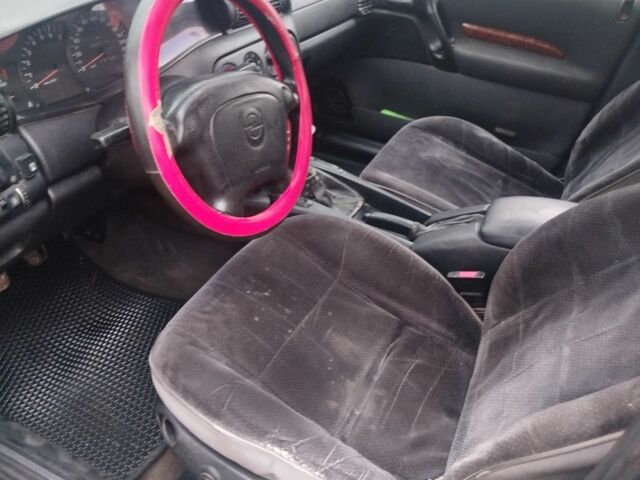 Зеленый Опель Омега, объемом двигателя 2 л и пробегом 355 тыс. км за 1300 $, фото 5 на Automoto.ua