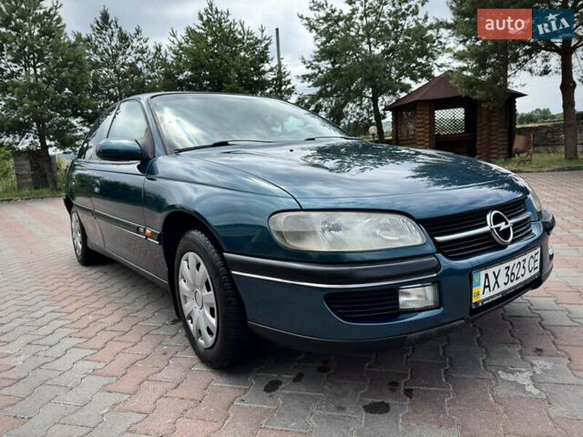 Зеленый Опель Омега, объемом двигателя 2 л и пробегом 315 тыс. км за 2950 $, фото 3 на Automoto.ua