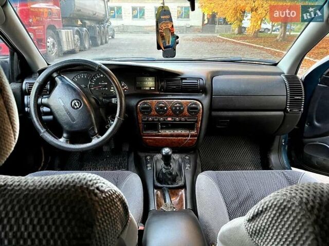 Опель Омега 1996 в Жмеренке на Automoto.ua Зеленый Опель Омега, объемом двигателя 2 л и пробегом 300 тыс. км за 2000 $, фото 8 на Automoto.ua