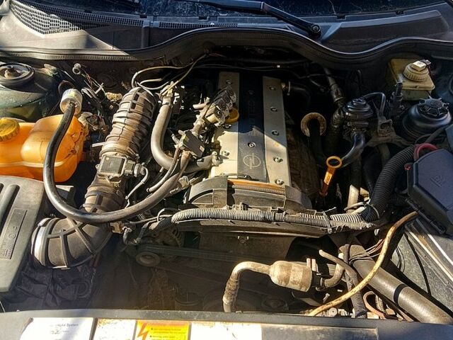 Зеленый Опель Омега, объемом двигателя 2 л и пробегом 0 тыс. км за 3200 $, фото 3 на Automoto.ua