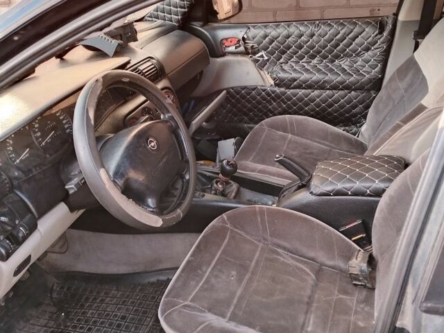 Зеленый Опель Омега, объемом двигателя 2 л и пробегом 3 тыс. км за 955 $, фото 7 на Automoto.ua