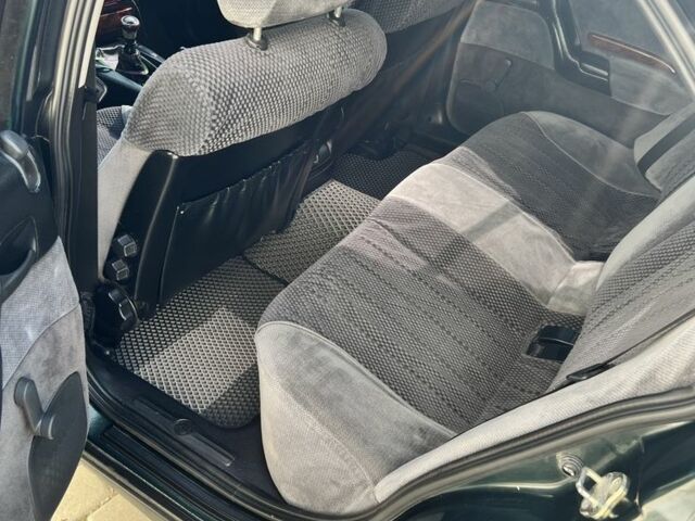 Зеленый Опель Омега, объемом двигателя 2 л и пробегом 240 тыс. км за 3500 $, фото 5 на Automoto.ua