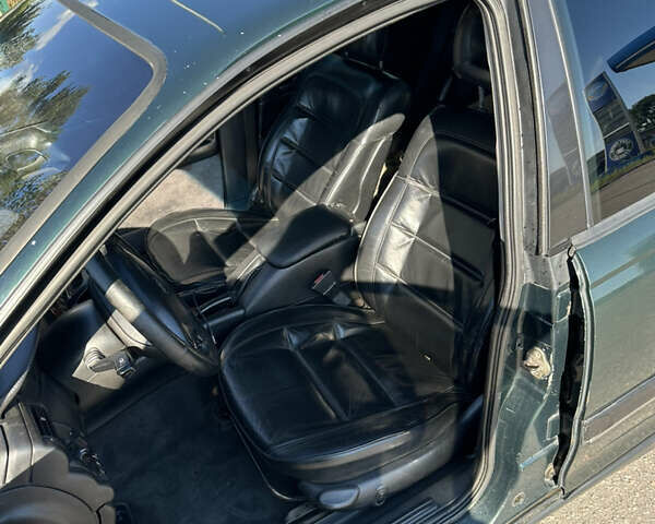 Зеленый Опель Омега, объемом двигателя 2.5 л и пробегом 380 тыс. км за 2750 $, фото 9 на Automoto.ua