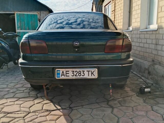 Зеленый Опель Омега, объемом двигателя 2 л и пробегом 3 тыс. км за 955 $, фото 5 на Automoto.ua