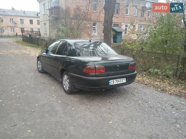 Зеленый Опель Омега, объемом двигателя 2 л и пробегом 380 тыс. км за 2800 $, фото 1 на Automoto.ua