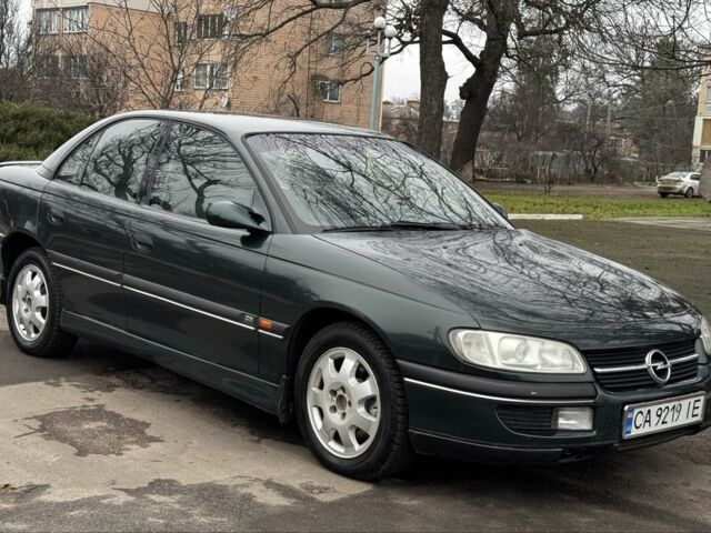 Зеленый Опель Омега, объемом двигателя 2.5 л и пробегом 180 тыс. км за 1499 $, фото 4 на Automoto.ua