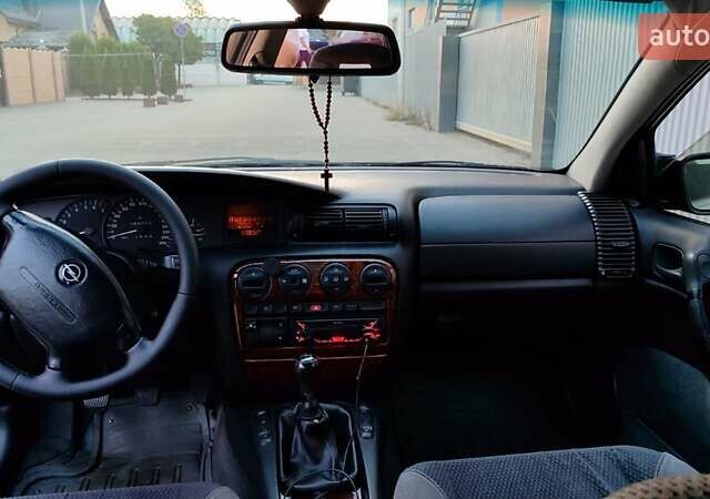 Зелений Опель Омега, об'ємом двигуна 2.6 л та пробігом 269 тис. км за 2500 $, фото 3 на Automoto.ua