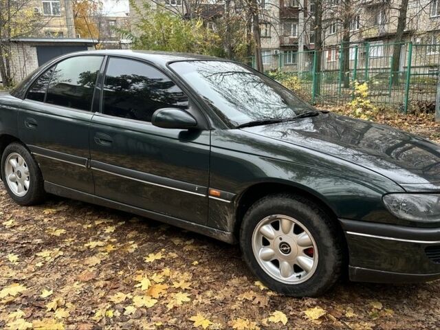 Зеленый Опель Омега, объемом двигателя 2 л и пробегом 341 тыс. км за 2500 $, фото 2 на Automoto.ua